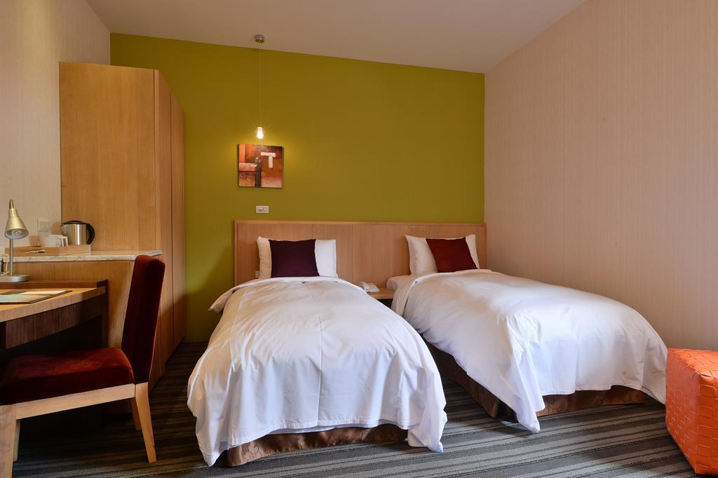 In Young Hotel Каосюн Екстериор снимка
