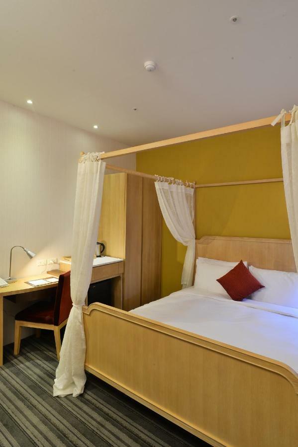 In Young Hotel Каосюн Екстериор снимка