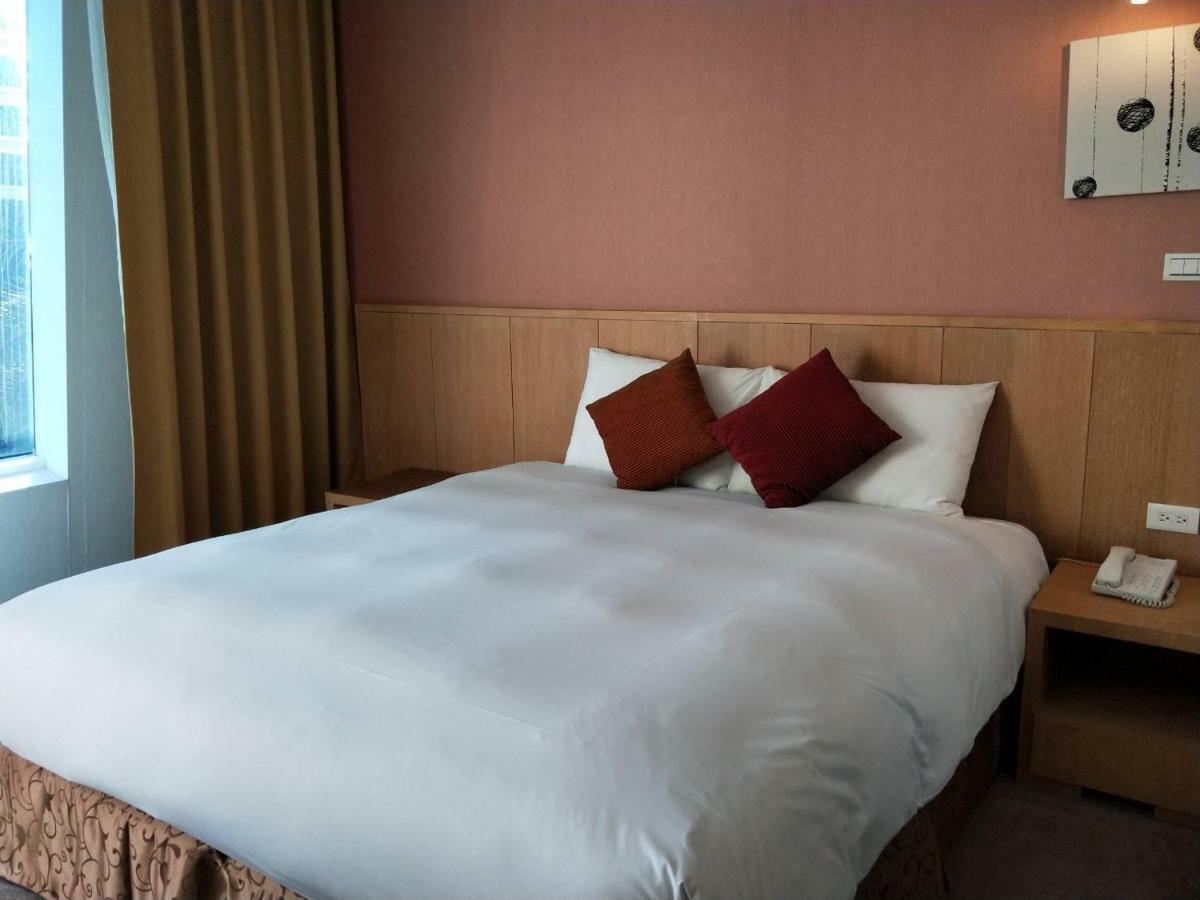 In Young Hotel Каосюн Екстериор снимка