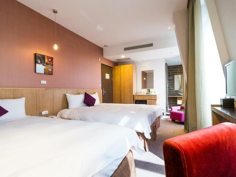 In Young Hotel Каосюн Екстериор снимка